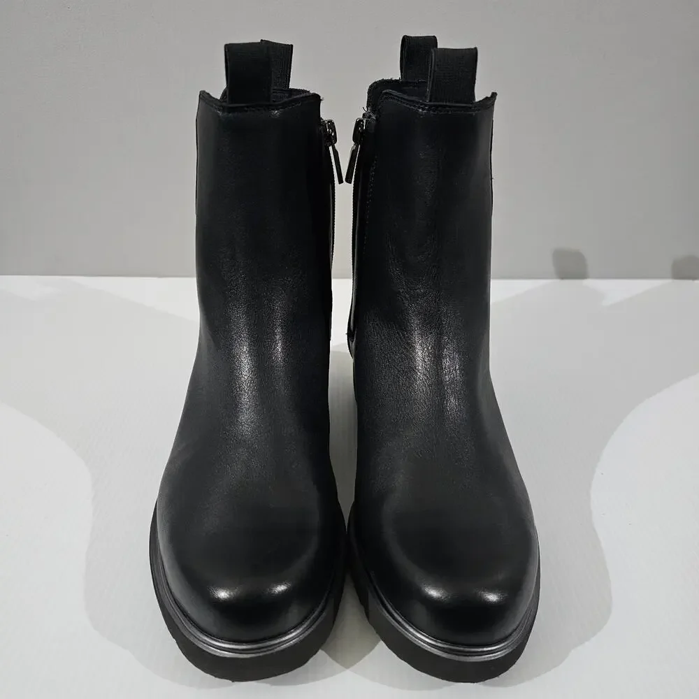 NEW Munro Heath Ankle Bootie Womens 8.5 Black Leather Water Resistant Chelsea - Picture 5 of 13